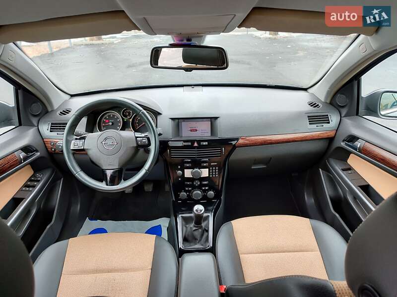 Универсал Opel Astra 2008 в Киеве