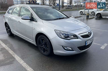Универсал Opel Astra 2011 в 