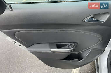 Универсал Opel Astra 2011 в 