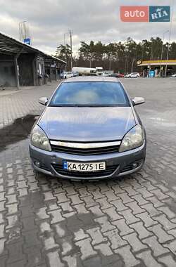 Хэтчбек Opel Astra 2005 в 