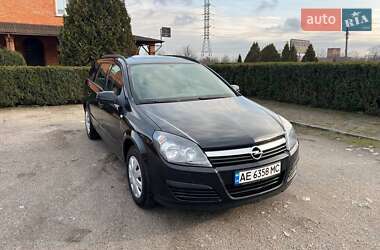 Универсал Opel Astra 2005 в Знаменке