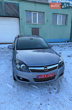 Універсал Opel Astra 2010 в Сумах