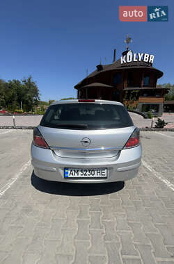 Хетчбек Opel Astra 2007 в 