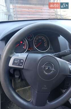 Універсал Opel Astra 2005 в 