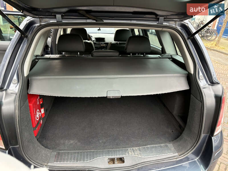 Универсал Opel Astra 2010 в Виноградове