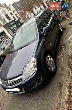 Універсал Opel Astra 2010 в 
