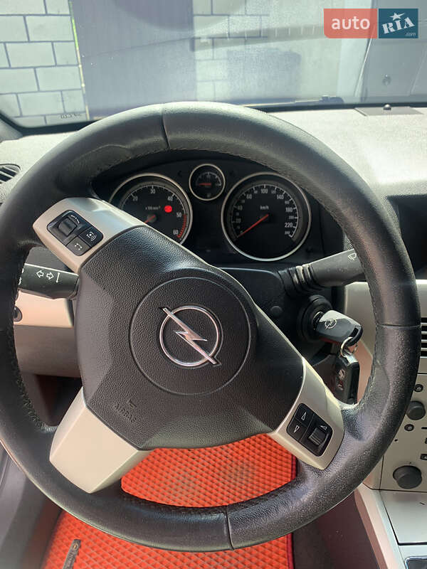 Універсал Opel Astra 2007 в Тернополі