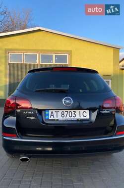 Универсал Opel Astra 2012 в Ивано-Франковске