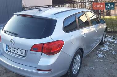 Універсал Opel Astra 2013 в Дніпрі