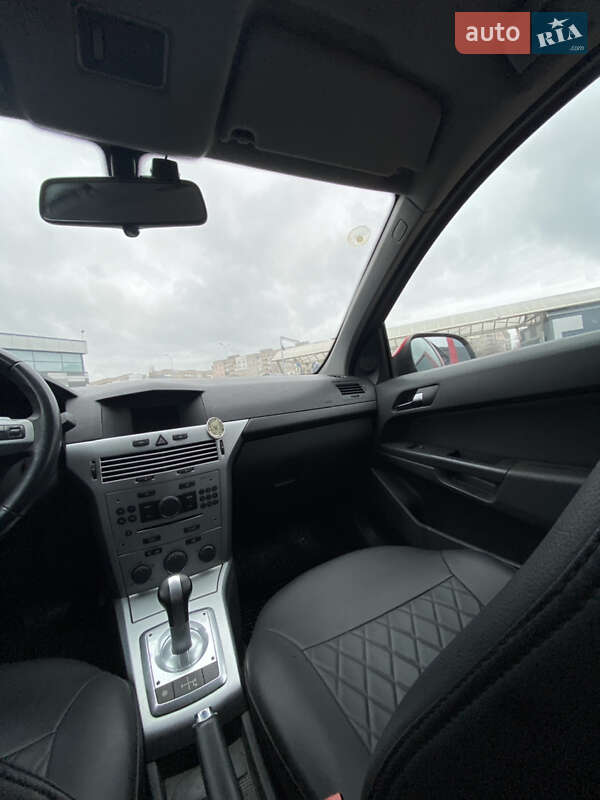 Хетчбек Opel Astra 2012 в Черкасах