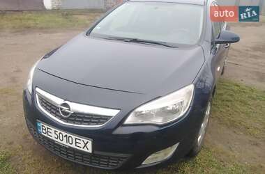 Универсал Opel Astra 2011 в Николаеве