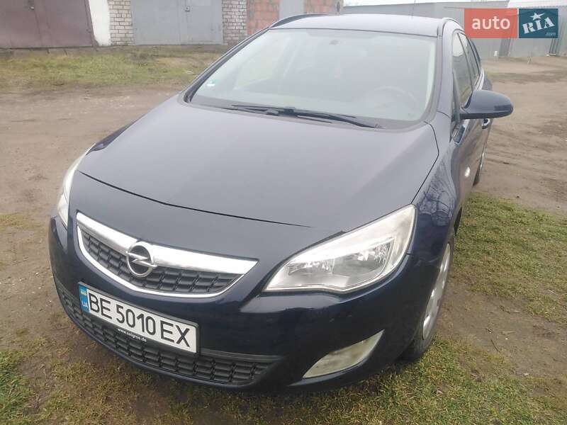 Opel Astra 2011
