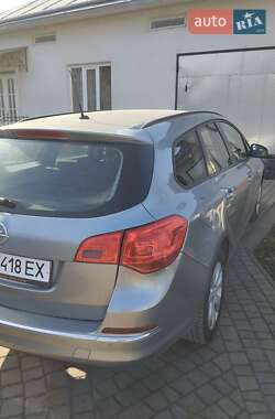 Универсал Opel Astra 2013 в 