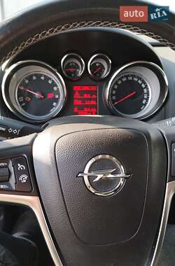 Универсал Opel Astra 2013 в 
