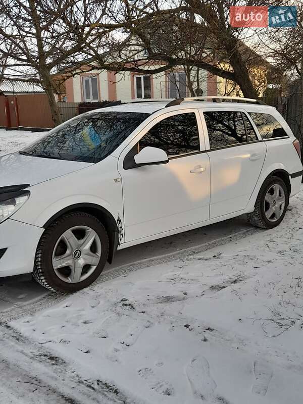 Универсал Opel Astra 2009 в Бурыни фото 5 Универсал Opel Astra 2009 в Бурыни
