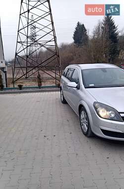 Универсал Opel Astra 2006 в Старом Самборе