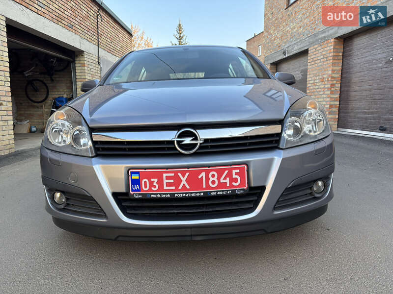Хэтчбек Opel Astra 2006 в Корсуне-Шевченковском