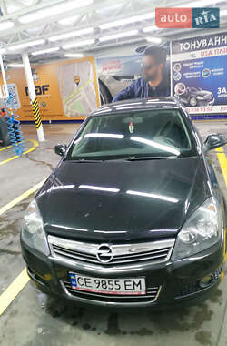 Хэтчбек Opel Astra 2013 в Черновцах