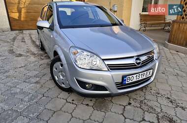 Хэтчбек Opel Astra 2009 в Лановцах