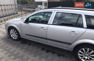 Универсал Opel Astra 2005 в Полтаве