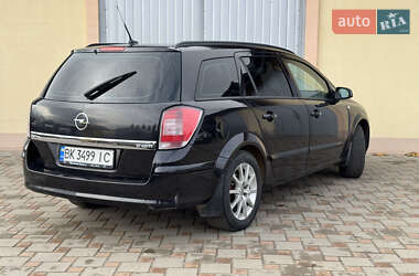 Универсал Opel Astra 2008 в Сарнах