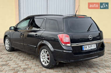 Универсал Opel Astra 2008 в Сарнах