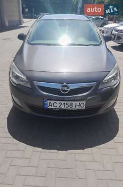 Универсал Opel Astra 2012 в Луцке