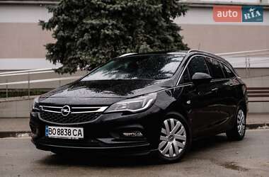 Універсал Opel Astra 2017 в Тернополі