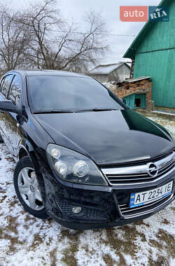 Хэтчбек Opel Astra 2007 в Снятине