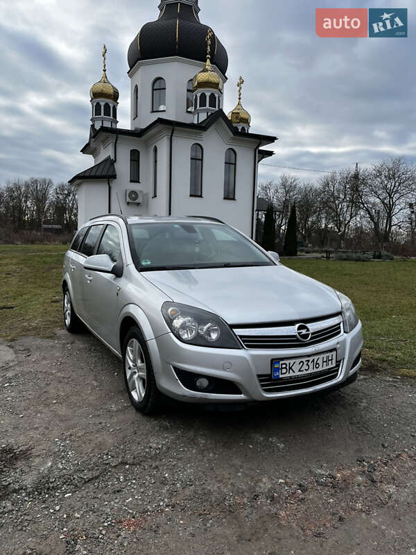 Opel Astra 2010