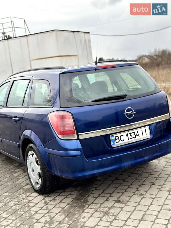 Универсал Opel Astra 2004 в Яворове