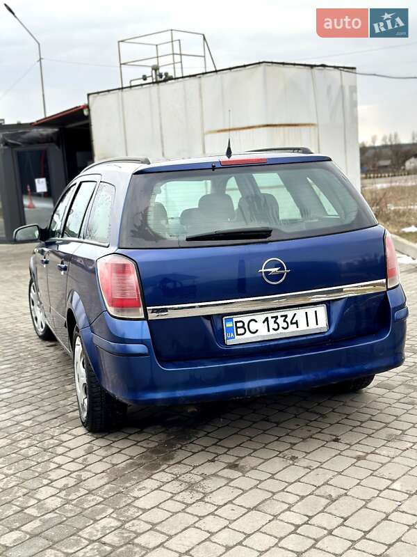 Универсал Opel Astra 2004 в Яворове