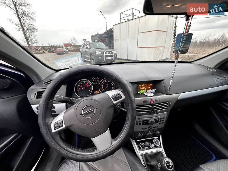 Универсал Opel Astra 2004 в Яворове