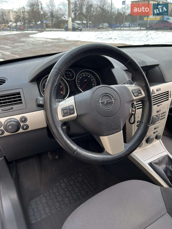 Универсал Opel Astra 2008 в Житомире