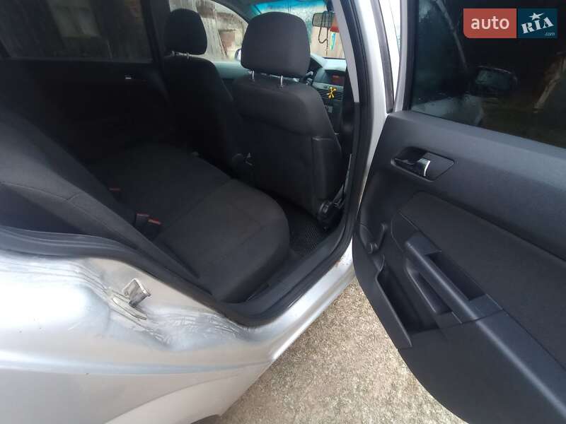 Універсал Opel Astra 2007 в Немирові