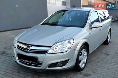 Универсал Opel Astra 2009 в Луцке