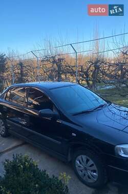 Седан Opel Astra 2006 в 