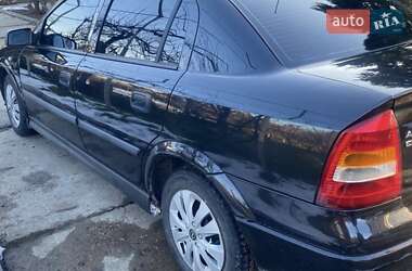Седан Opel Astra 2006 в 