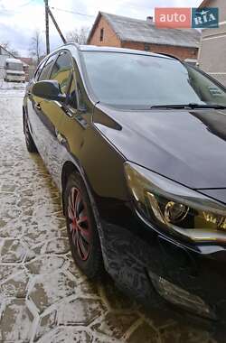 Универсал Opel Astra 2011 в Львове