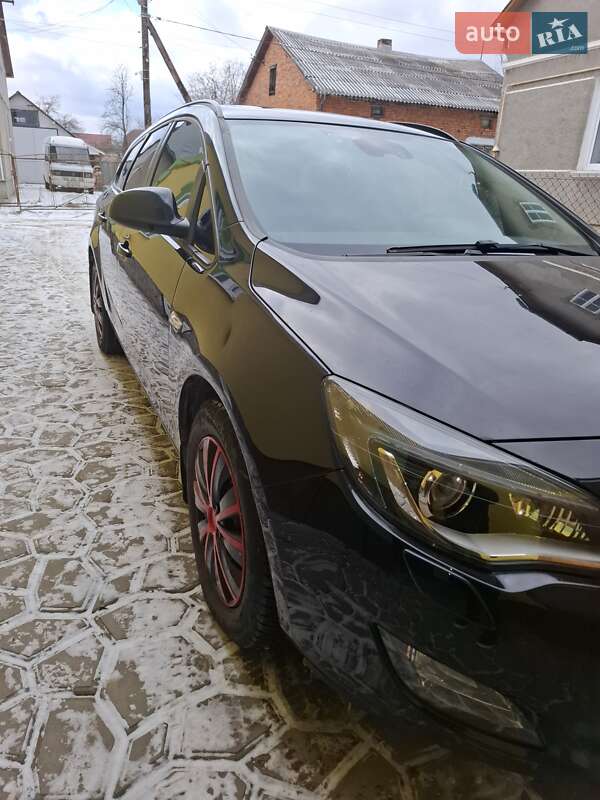 Opel Astra 2011