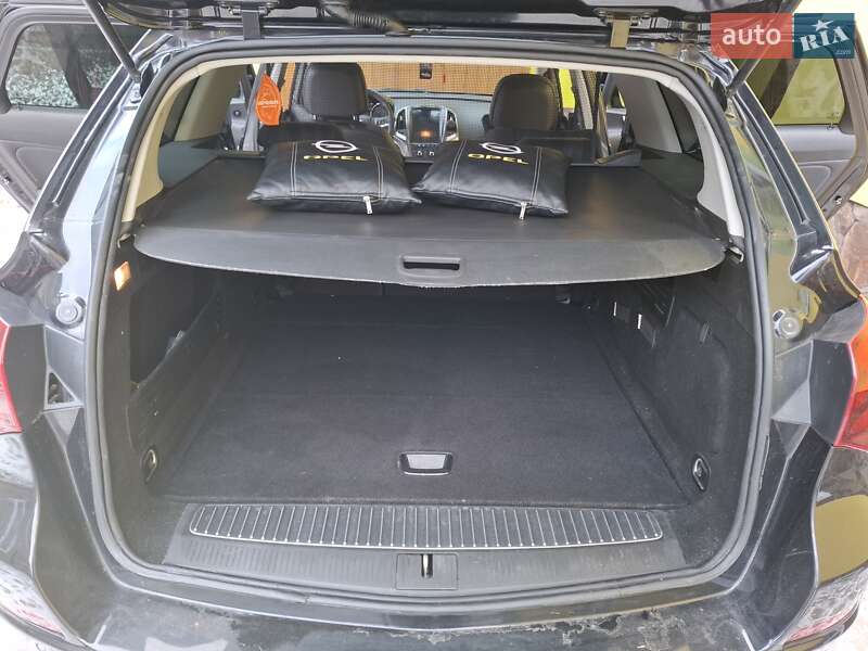 Універсал Opel Astra 2011 в Львові