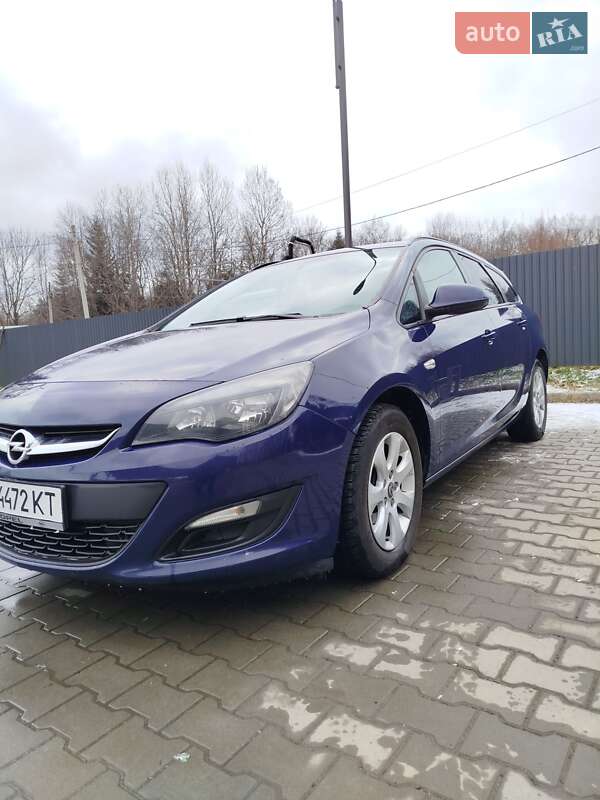 Универсал Opel Astra 2013 в Дрогобыче