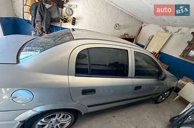 Седан Opel Astra 2005 в Коростене