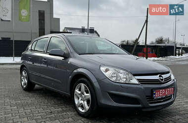 Хэтчбек Opel Astra 2008 в Луцке