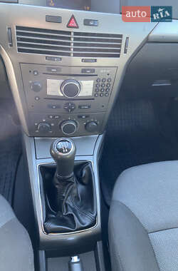 Универсал Opel Astra 2005 в 