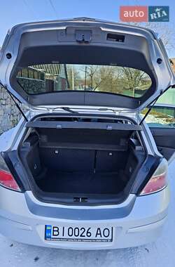Хэтчбек Opel Astra 2012 в 