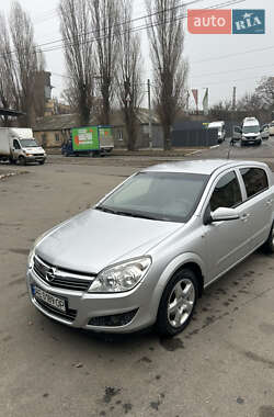 Хэтчбек Opel Astra 2007 в Днепре