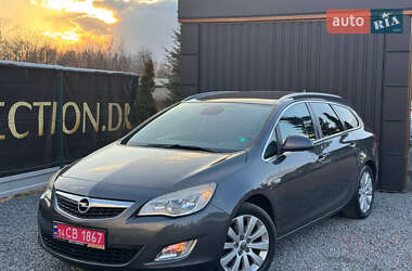 Универсал Opel Astra 2012 в Дрогобыче