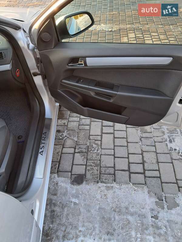 Универсал Opel Astra 2007 в Кропивницком