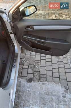 Универсал Opel Astra 2007 в 